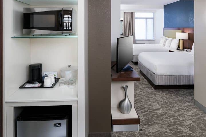 Room 6 of 21