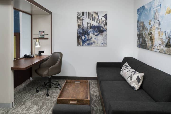 Room 9 of 21